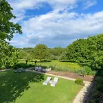 Rue Haute By M&m 4 Sterren Vlakbij Maastricht Bed & Breakfast 4*