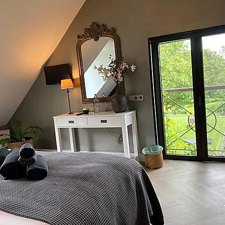 Bed & Breakfast Rue Haute By M&m 4 Sterren Vlakbij Maastricht 4*